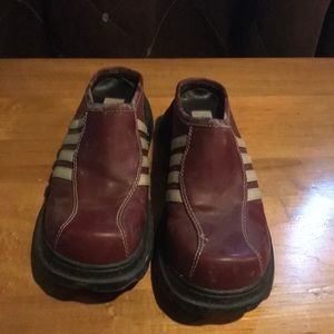Aslo Sz 6 American Eagle clogs dark red w/ stripes